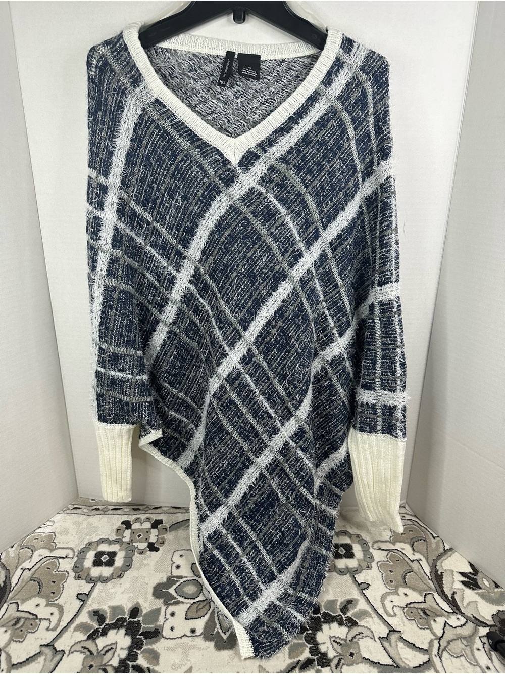 new directions Navy and White Plaid poncho Sweater, size medium, V neck
